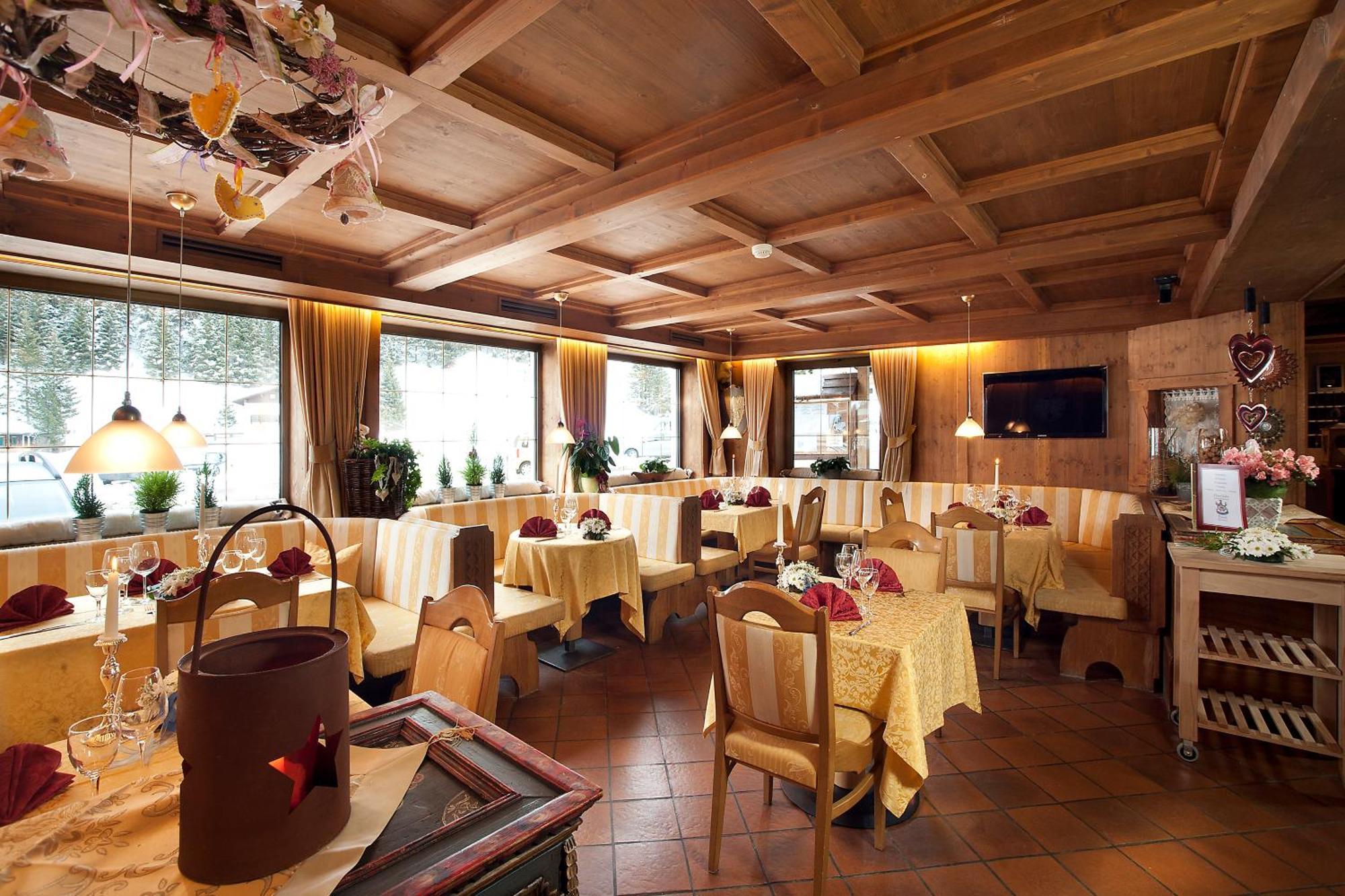Hotel Italia Corvara In Badia Esterno foto