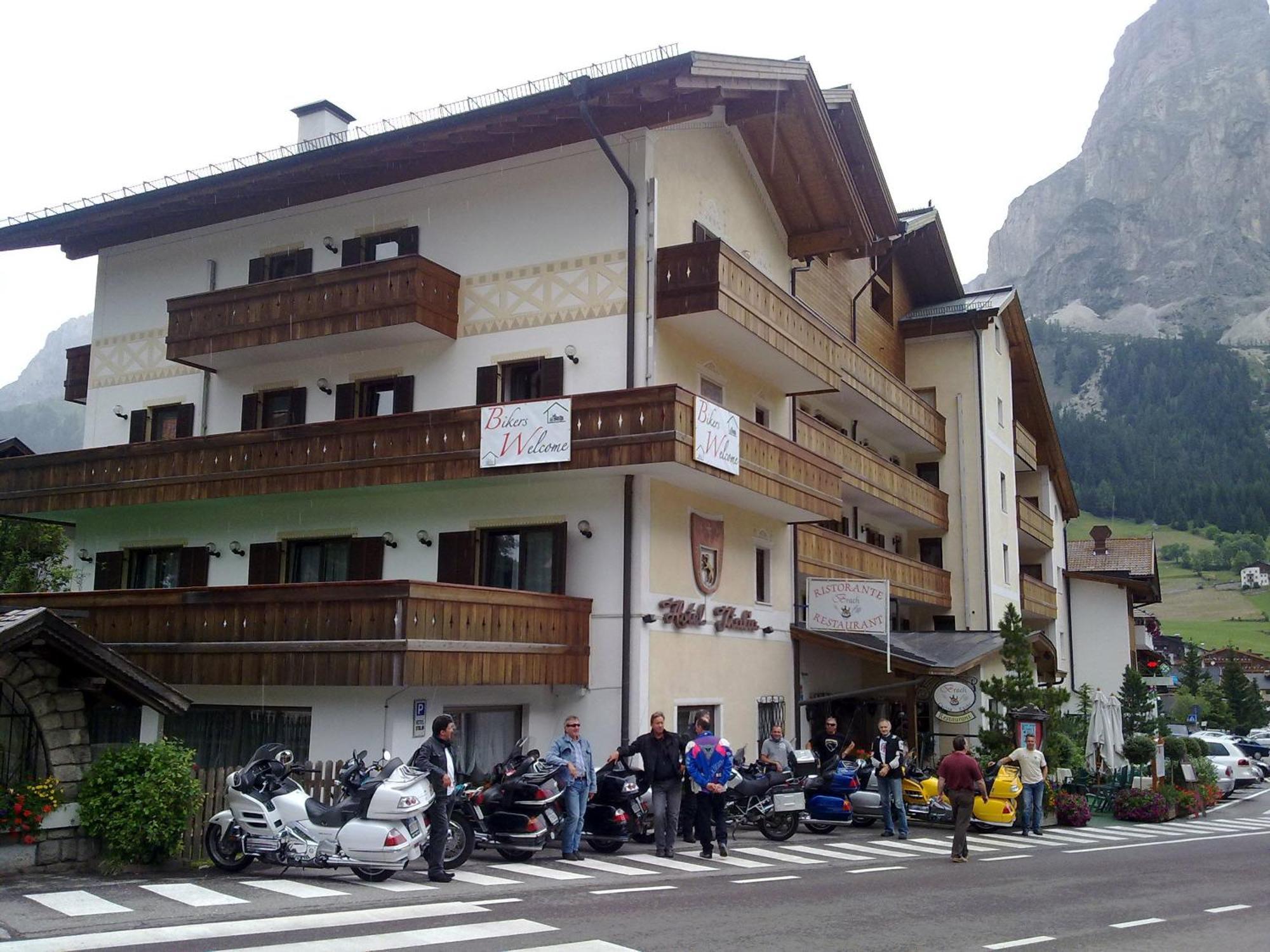 Hotel Italia Corvara In Badia Esterno foto