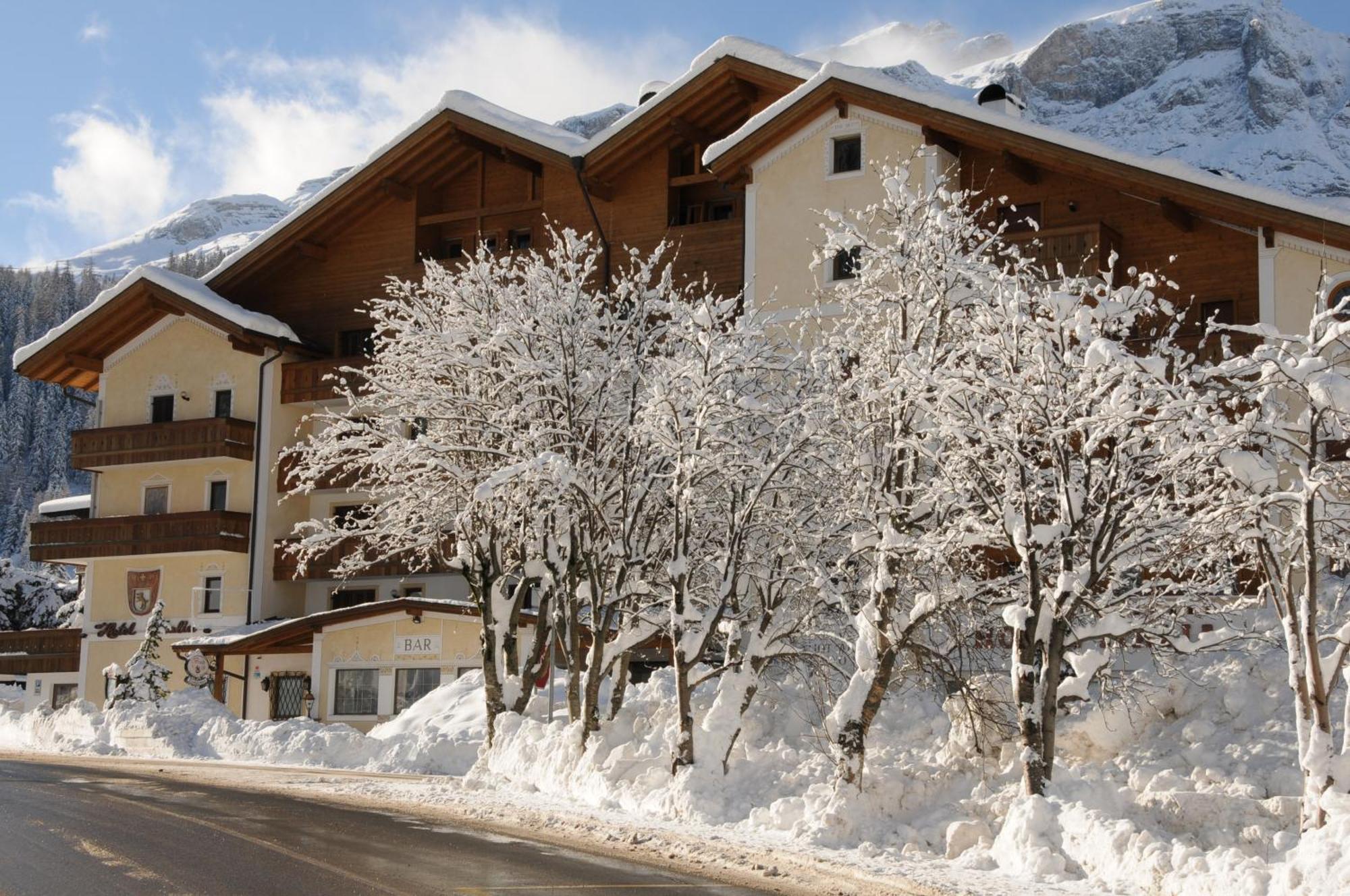 Hotel Italia Corvara In Badia Esterno foto