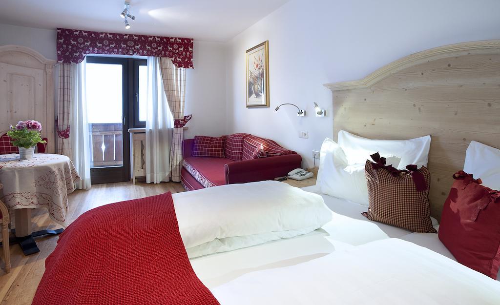 Hotel Italia Corvara In Badia Camera foto
